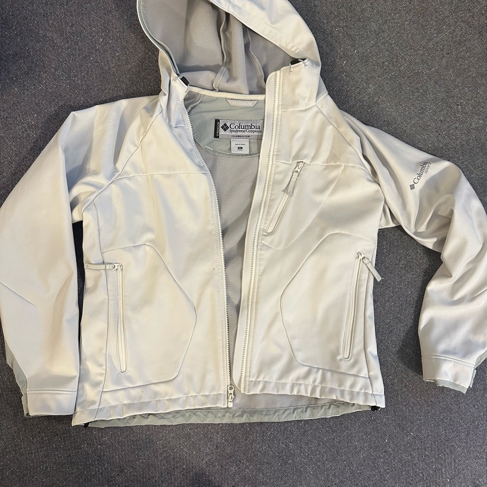 Columbia women’s jacket Like new
